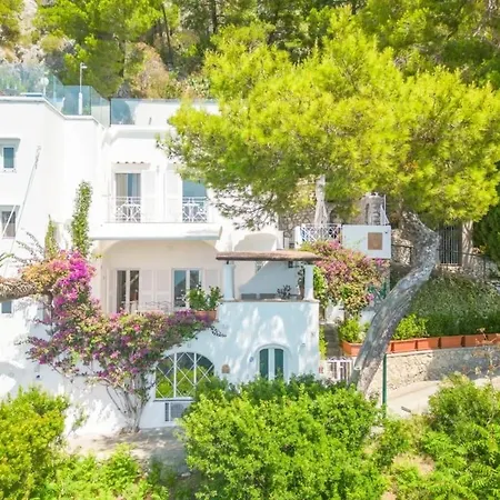 Faraglionensis Villa